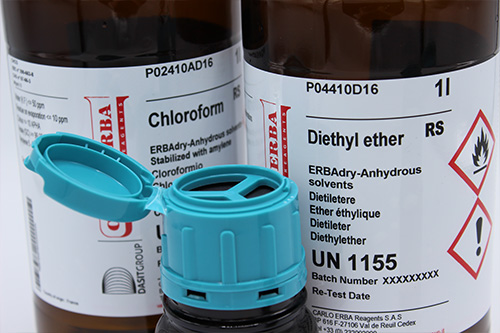 Produits chimiques utilisés en laboratoire