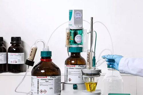 Analyse avec des produits chimiques de notre partenaire Honeywell